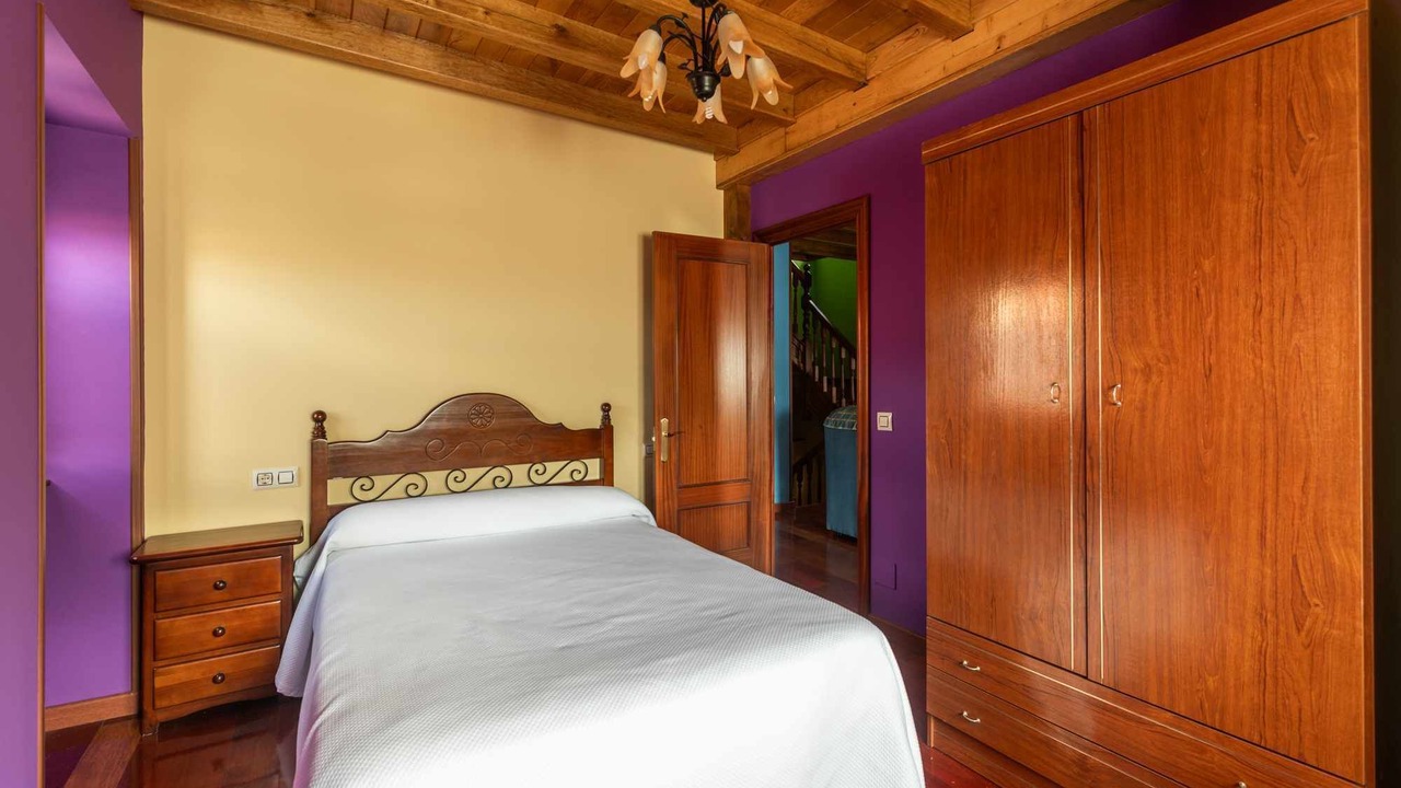Photo of Bedroom in Rales