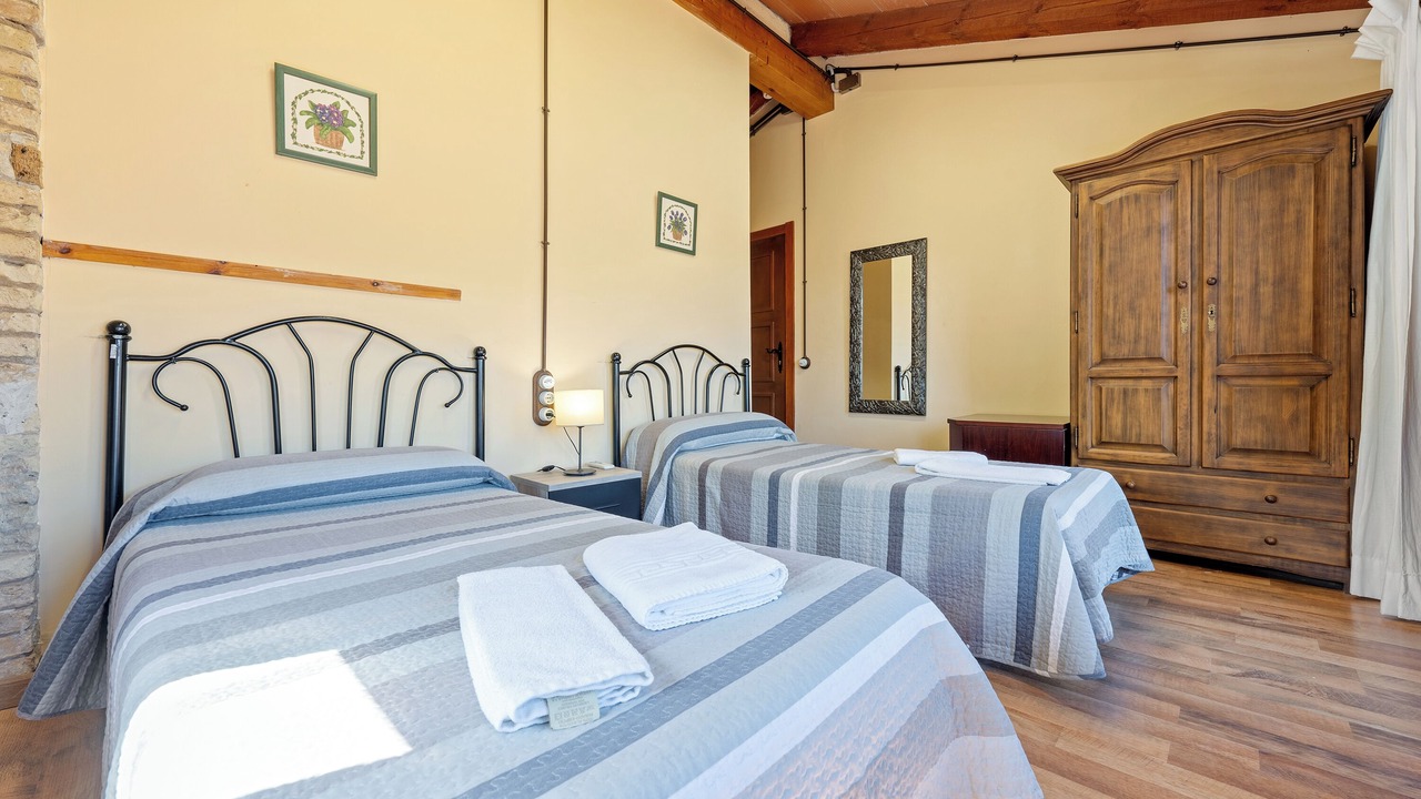 Photo of Bedroom in Flix