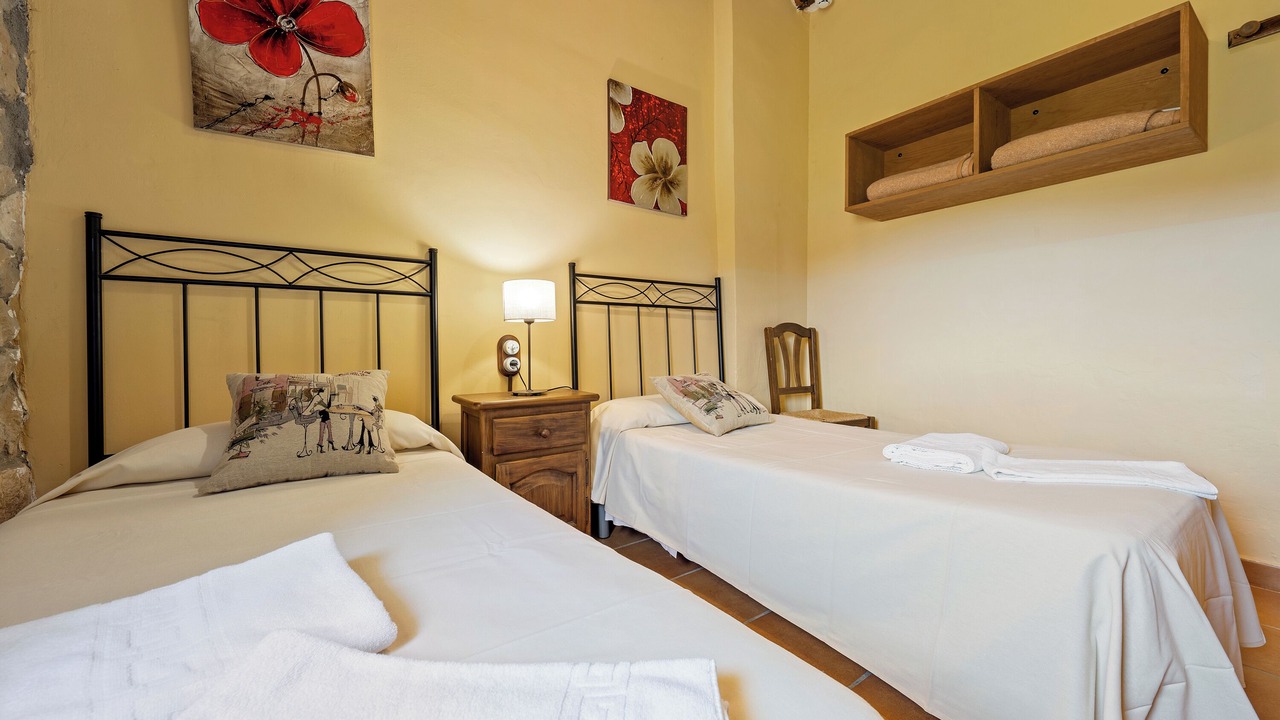 Photo of Bedroom in Flix