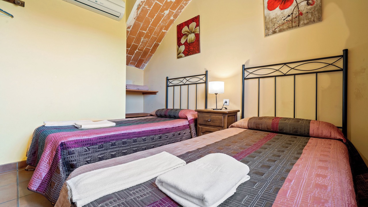 Photo of Bedroom in Flix