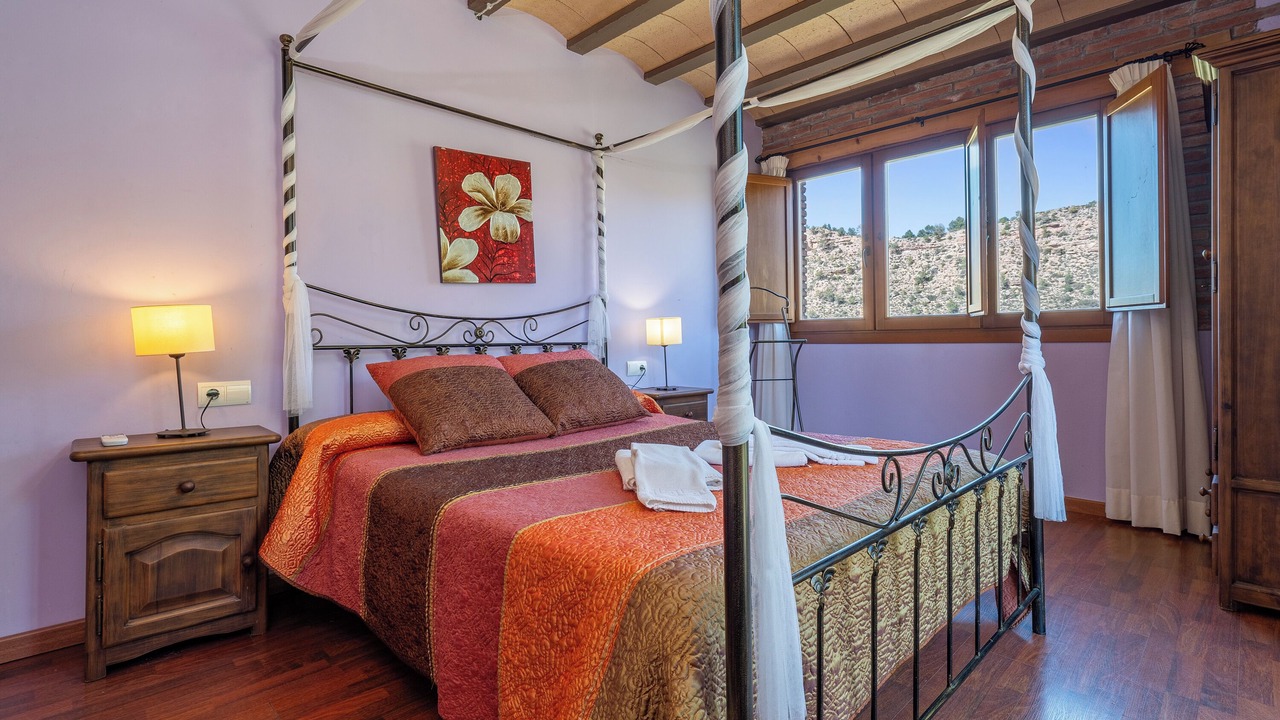 Photo of Bedroom in Flix