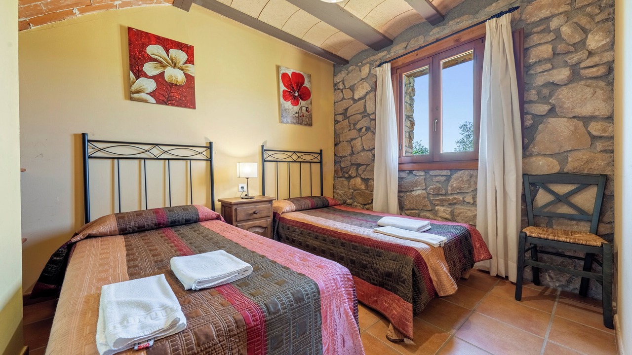 Photo of Bedroom in Flix