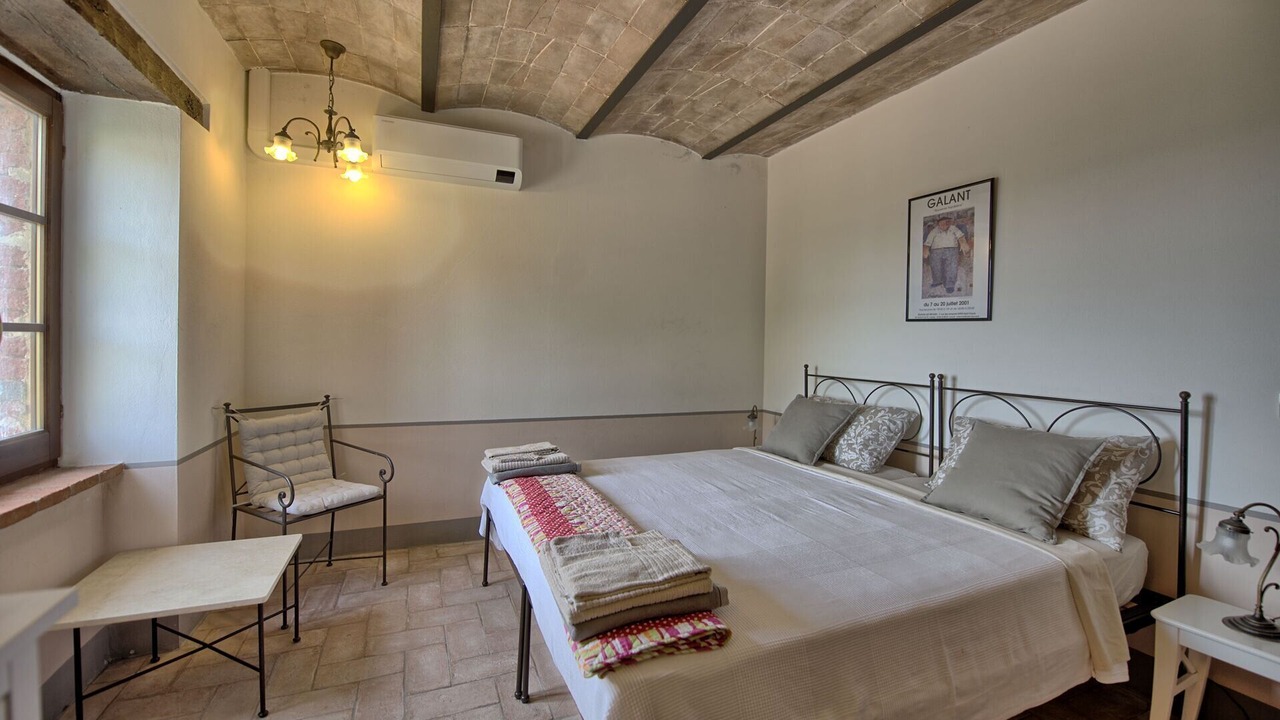 Photo of Bedroom in Montegiove