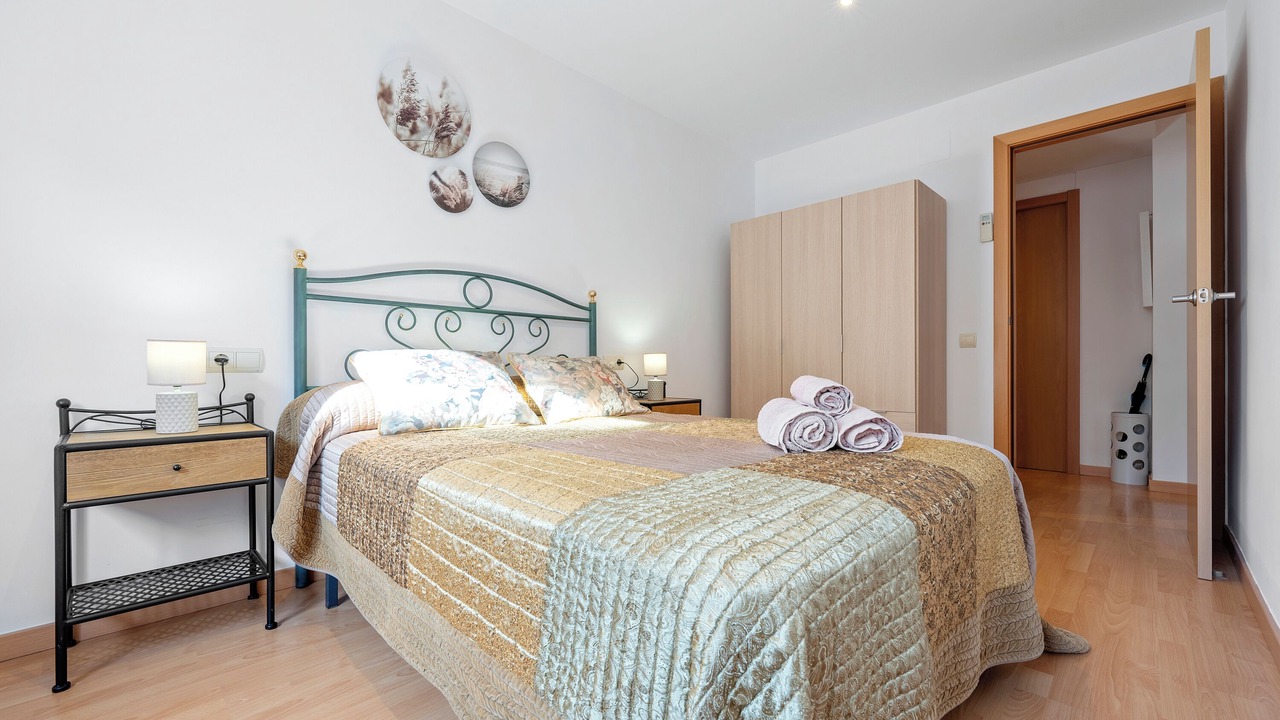 Photo of Bedroom in Flix