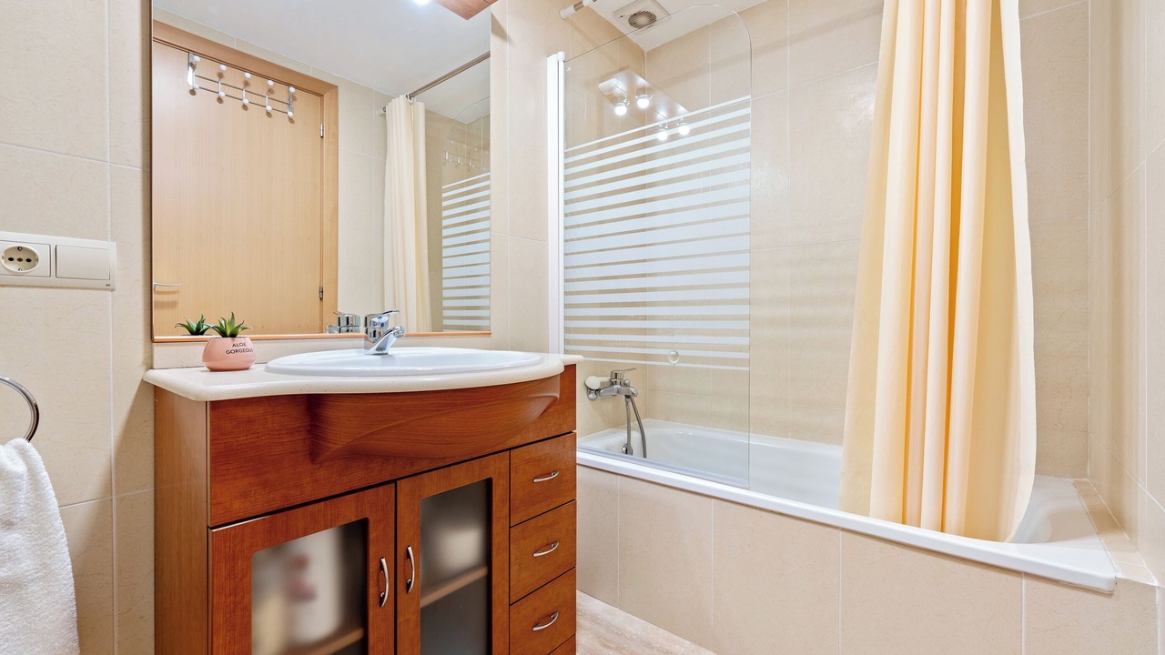 Photo of Bathroom in Flix