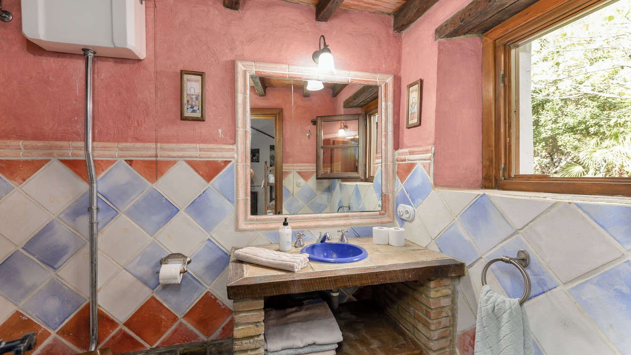 Photo of Bathroom in Los Angeles