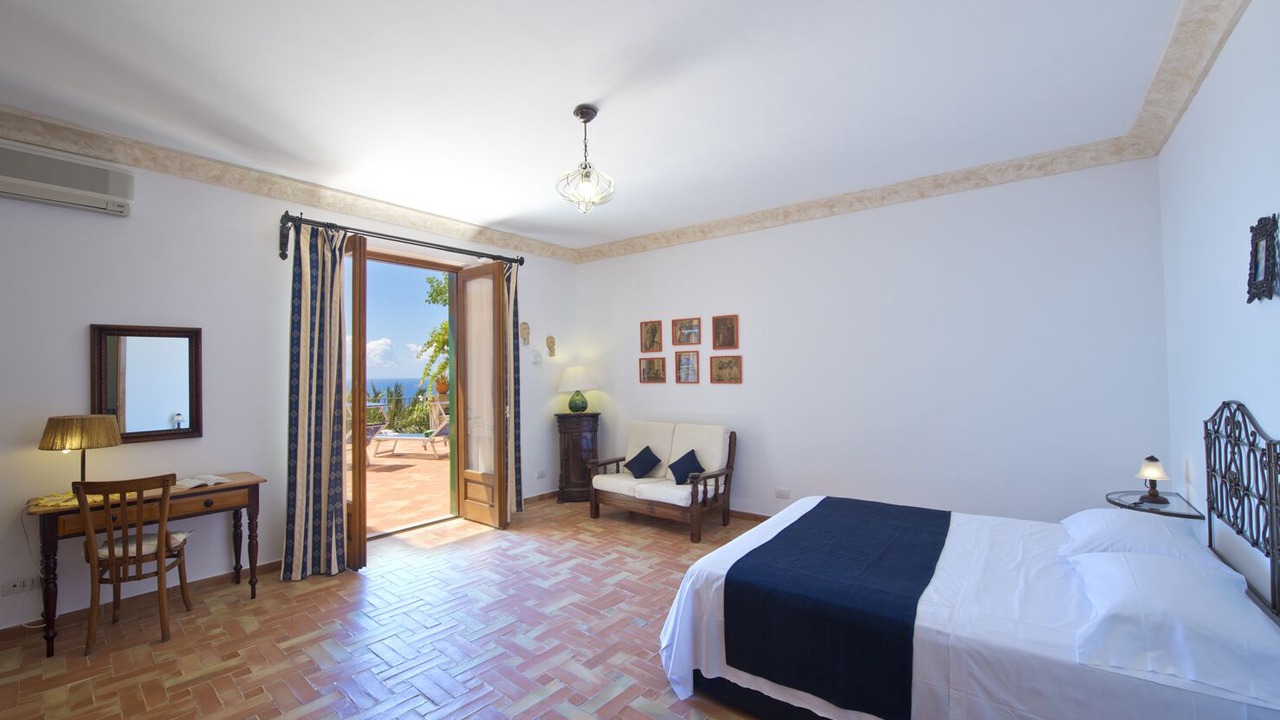 Photo of Bedroom in Pogerola