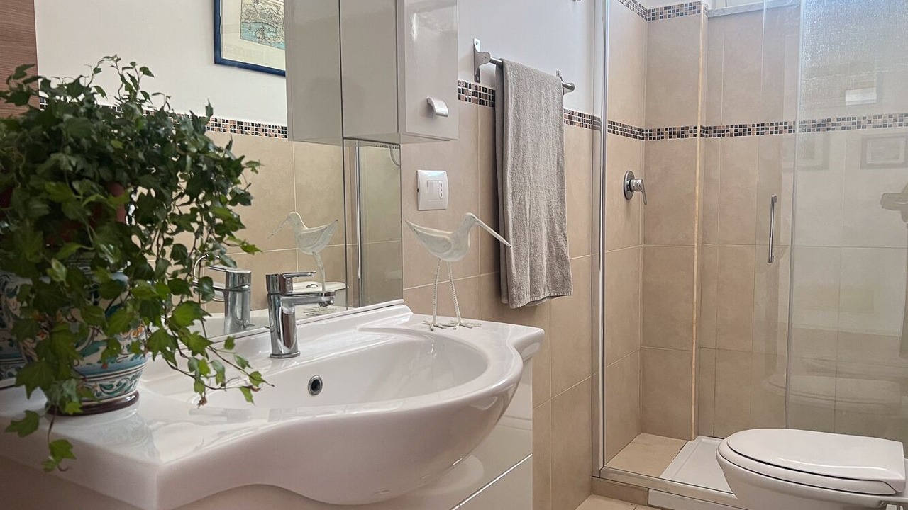 Photo of Bathroom in Brucoli