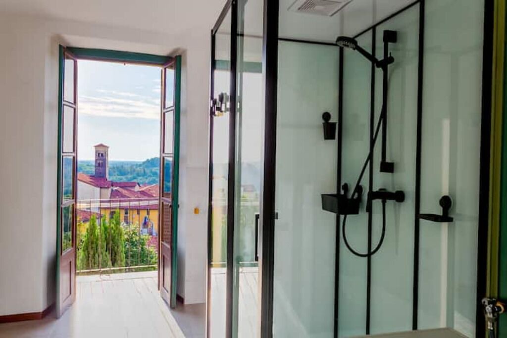 Photo of Bathroom in Netro