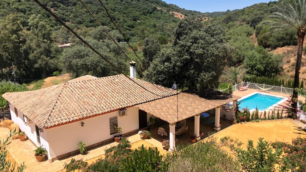 Photo of Outdoor in Lora Del Rio