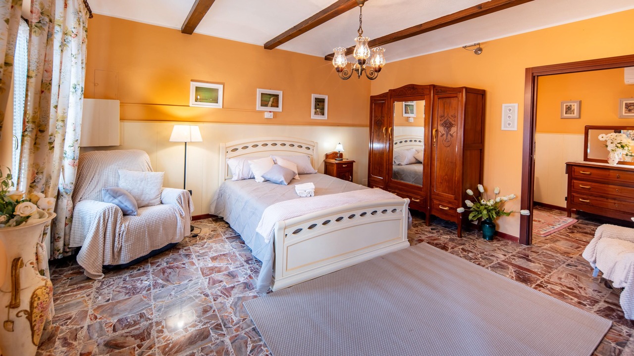 Photo of Bedroom in Magliano Alfieri