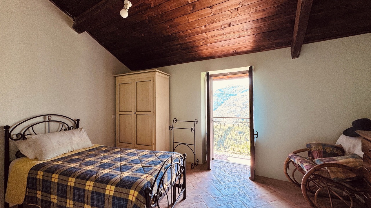 Photo of Bedroom in Pornassio