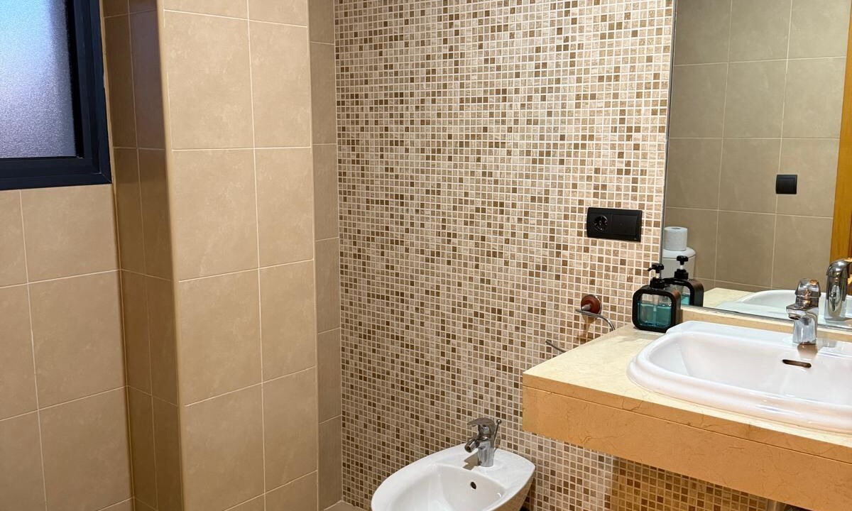 Photo of Bathroom in Retamar