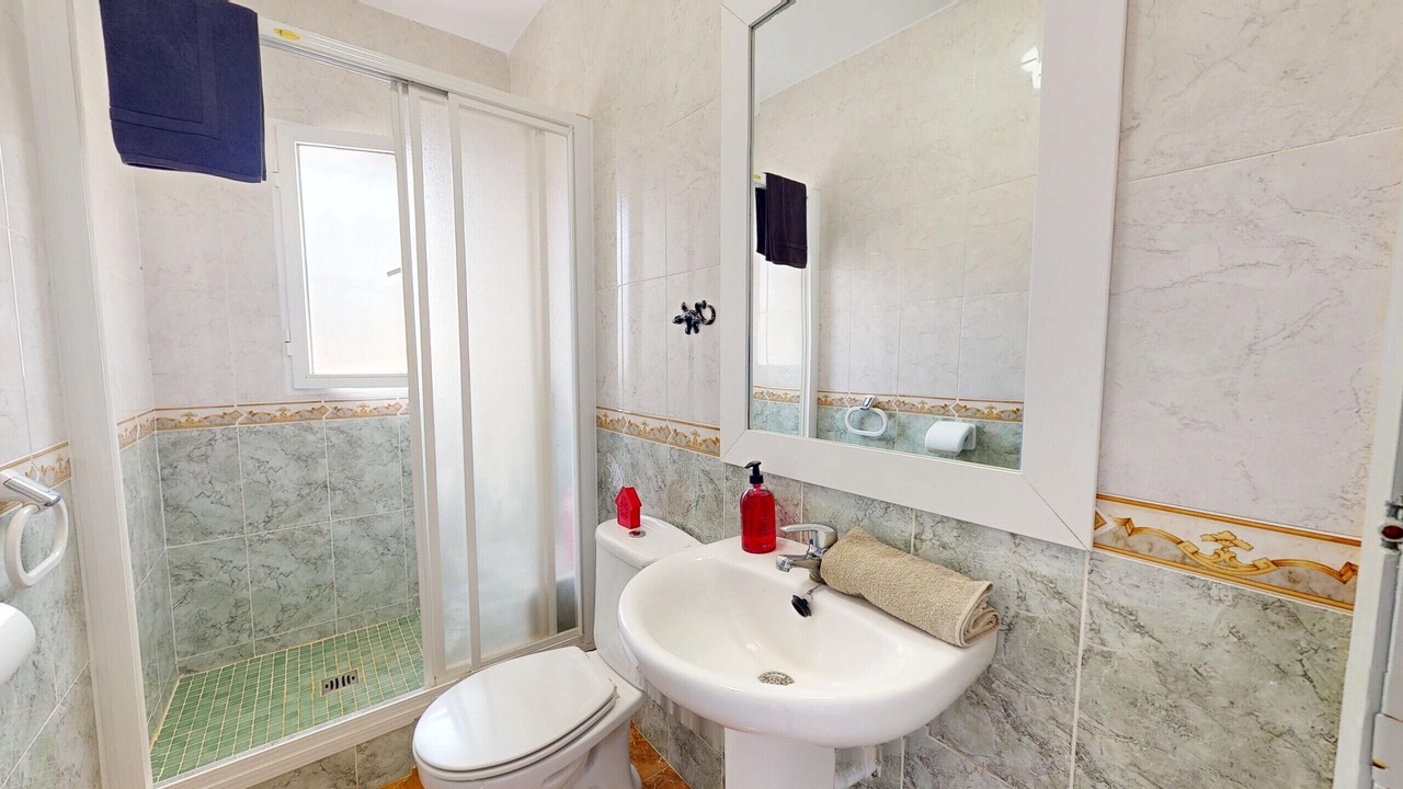 Photo of Bathroom in Los Nietos