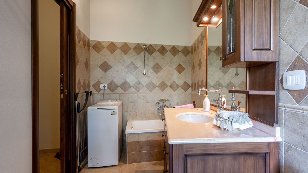 Photo of Bathroom in Montaldo Roero