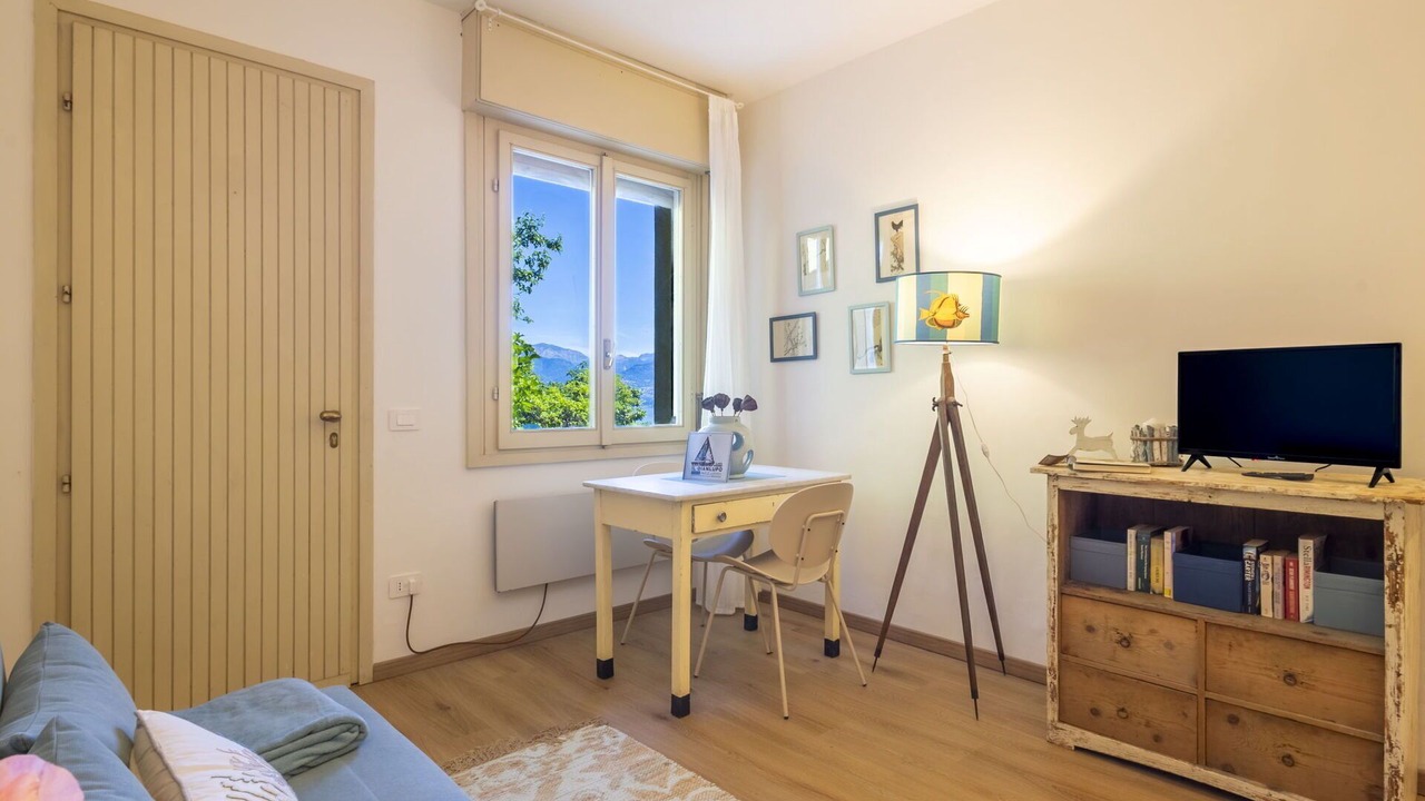 Photo of Bedroom in Belgirate
