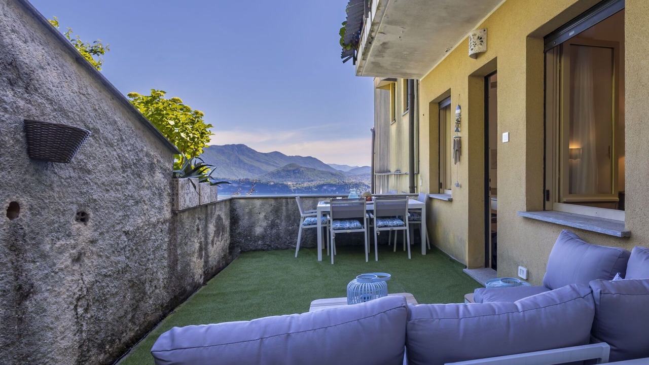 Photo of Patio Balcony in Belgirate
