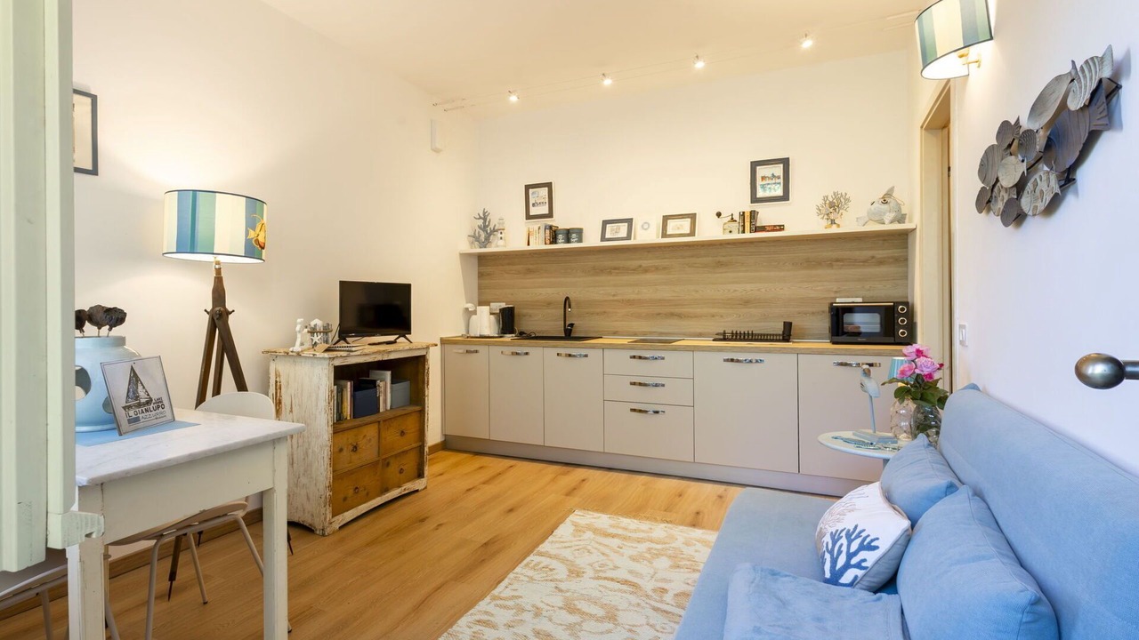 Photo of Bedroom in Belgirate