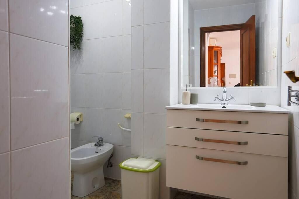 Photo of Bathroom in Los Nietos