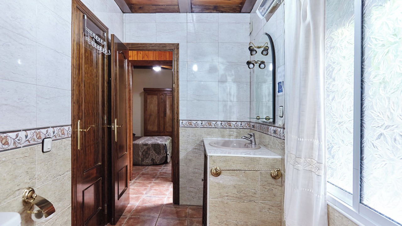 Photo of Bathroom in Burunchel