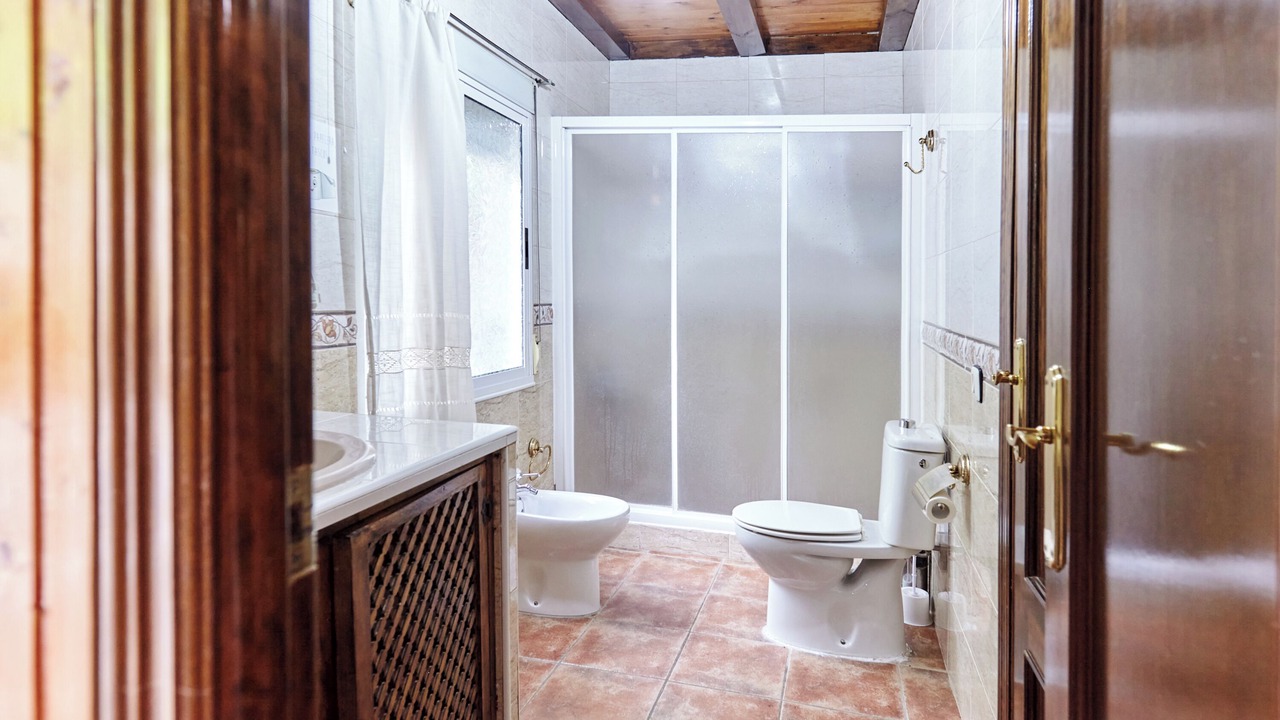 Photo of Bathroom in Burunchel
