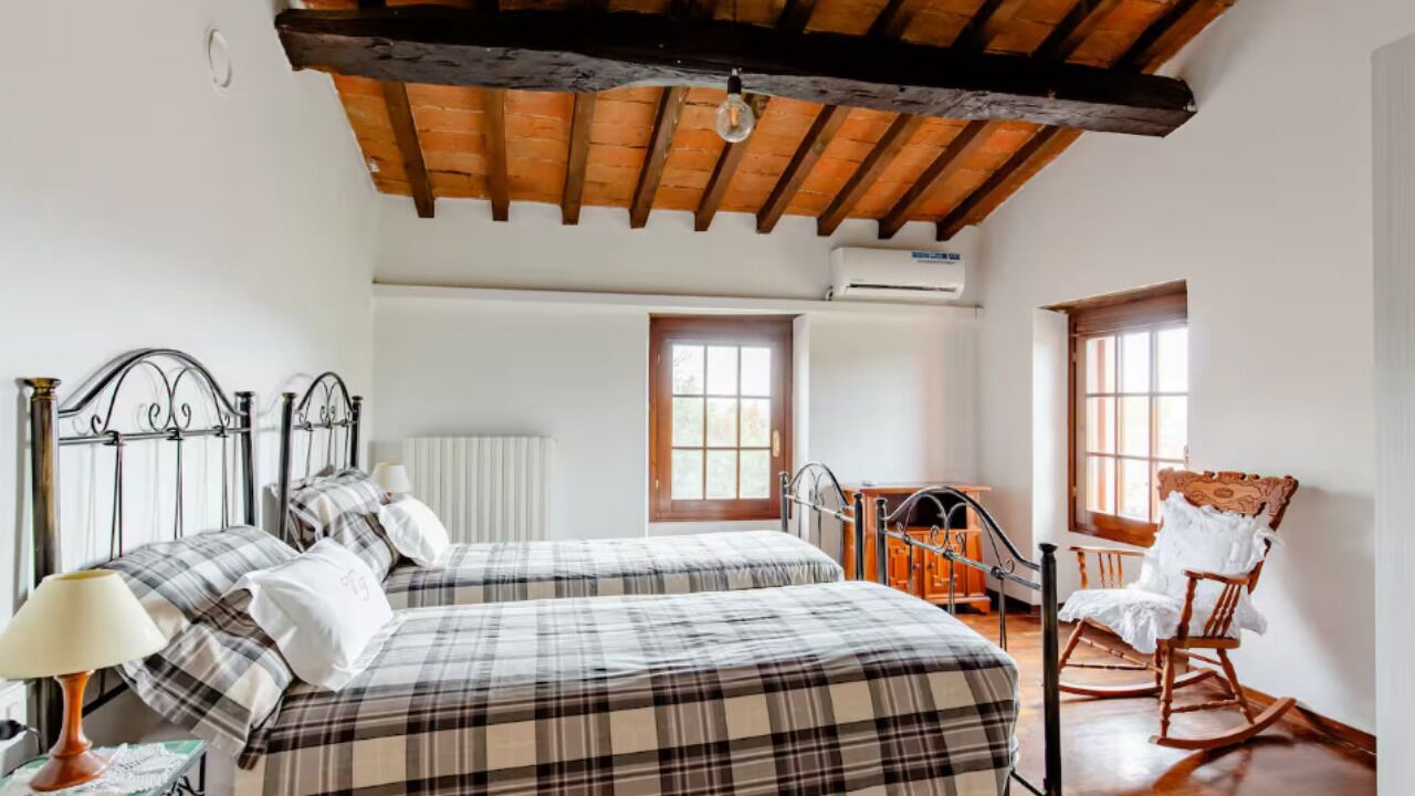 Photo of Bedroom in Montecalvo Versiggia
