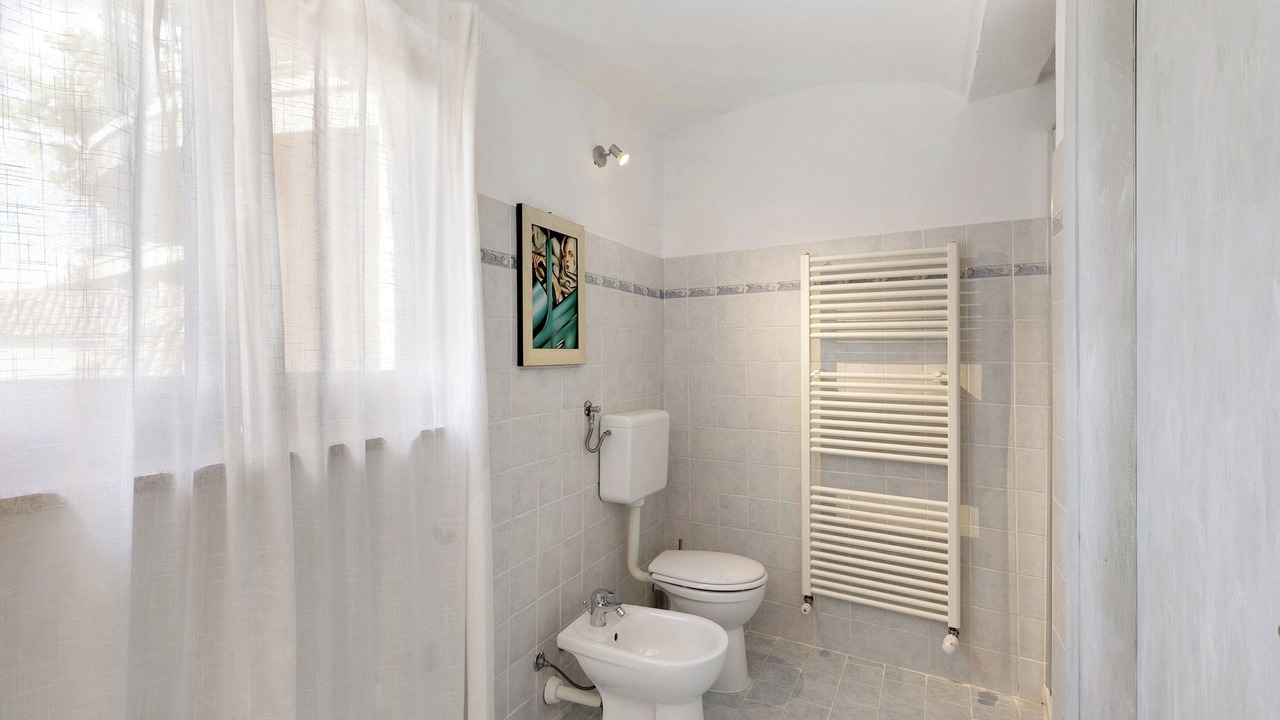 Photo of Bathroom in Neive