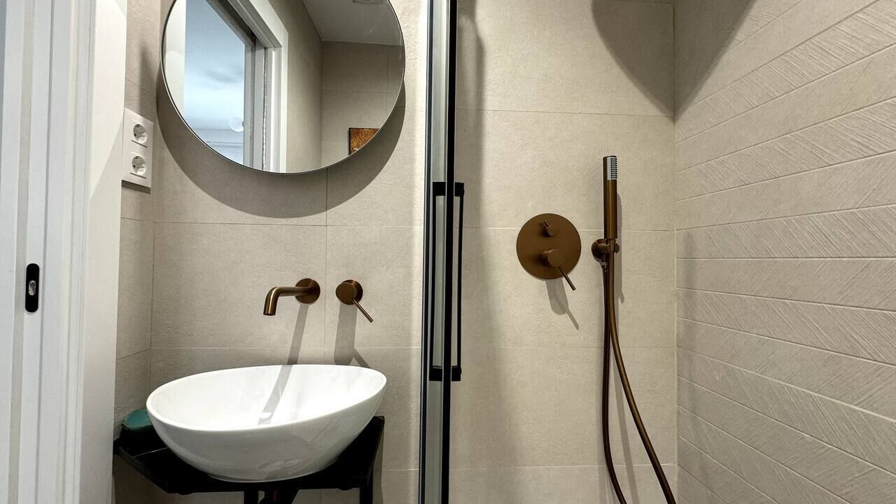 Photo of Bathroom in Doctor Barraquer-Grupo Renfe-Policlinico