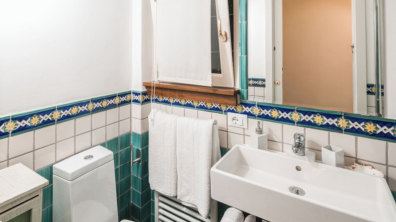 Photo of Bathroom in Furore