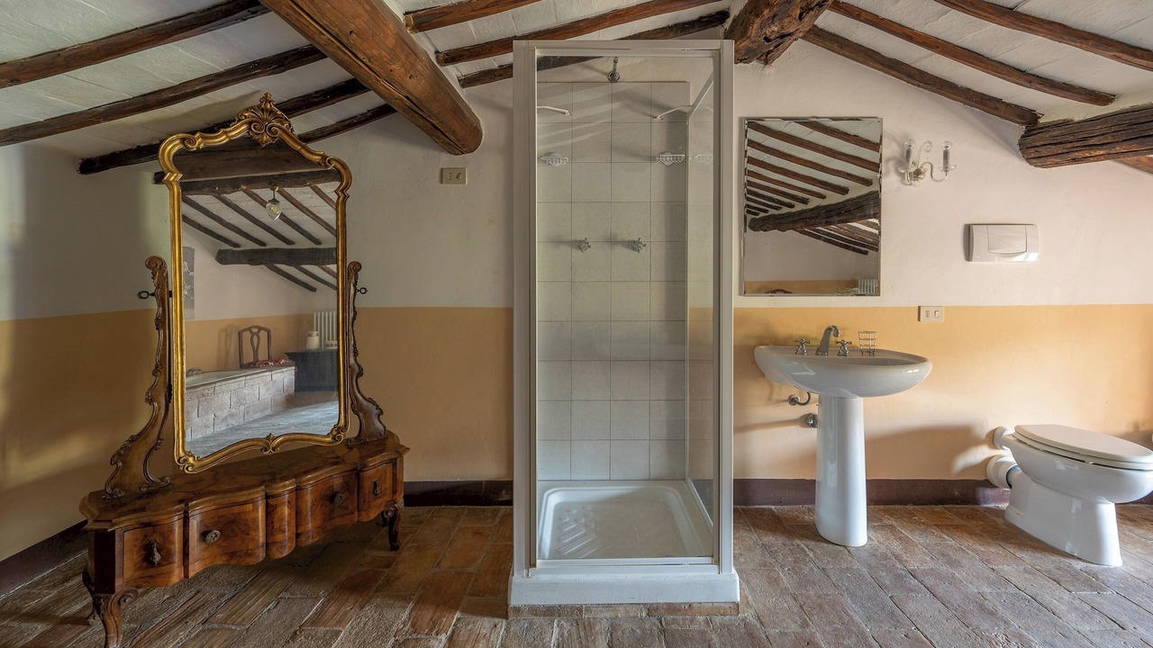 Photo of Bathroom in Todi