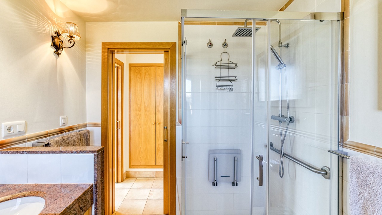 Photo of Bathroom in Navata