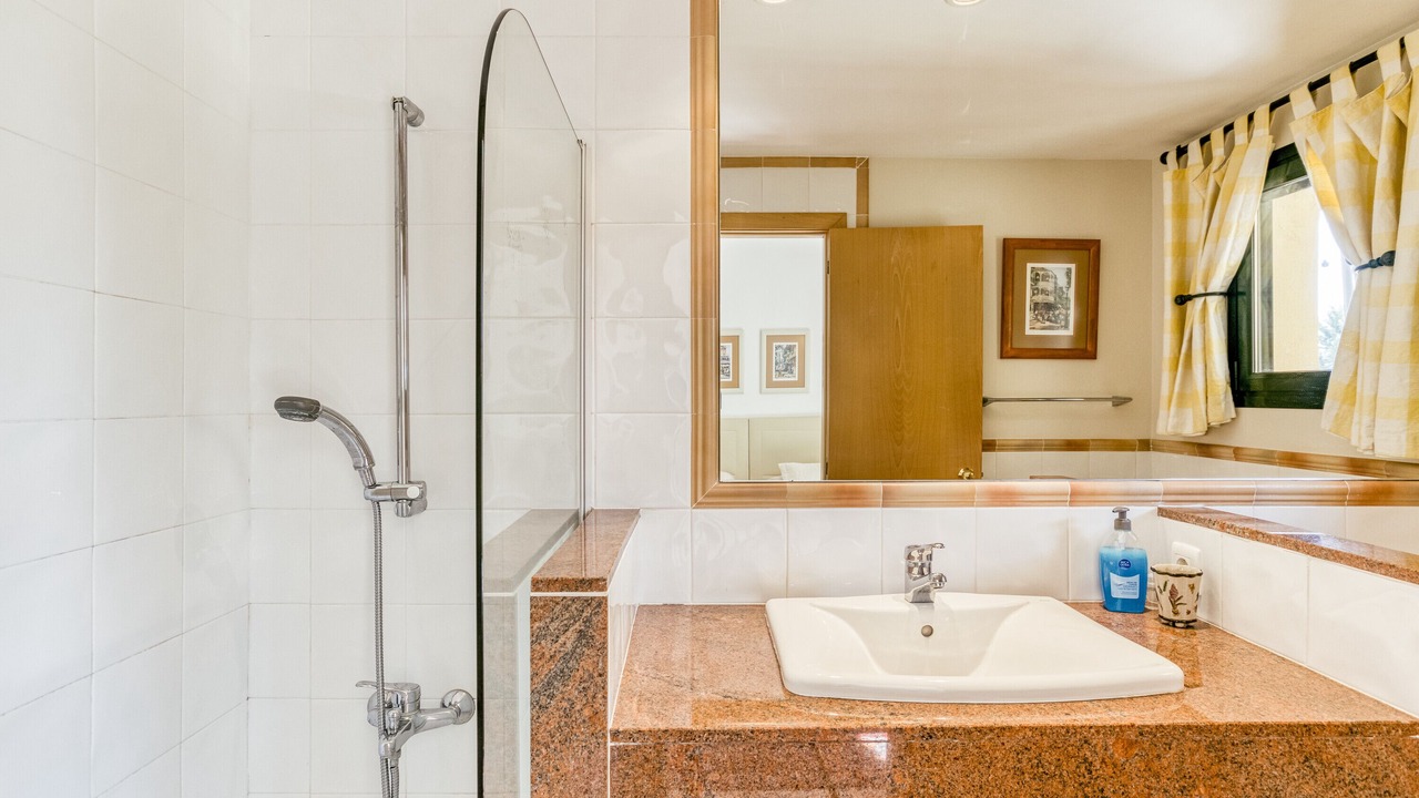 Photo of Bathroom in Navata