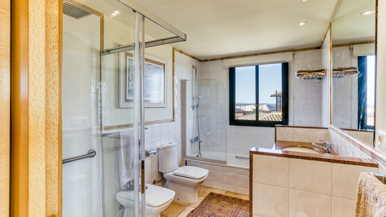 Photo of Bathroom in Navata