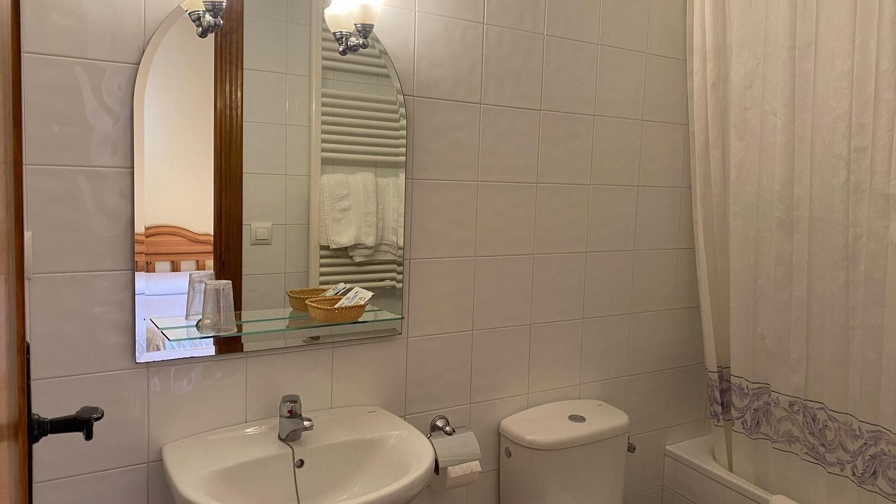Photo of Bathroom in Villarluengo