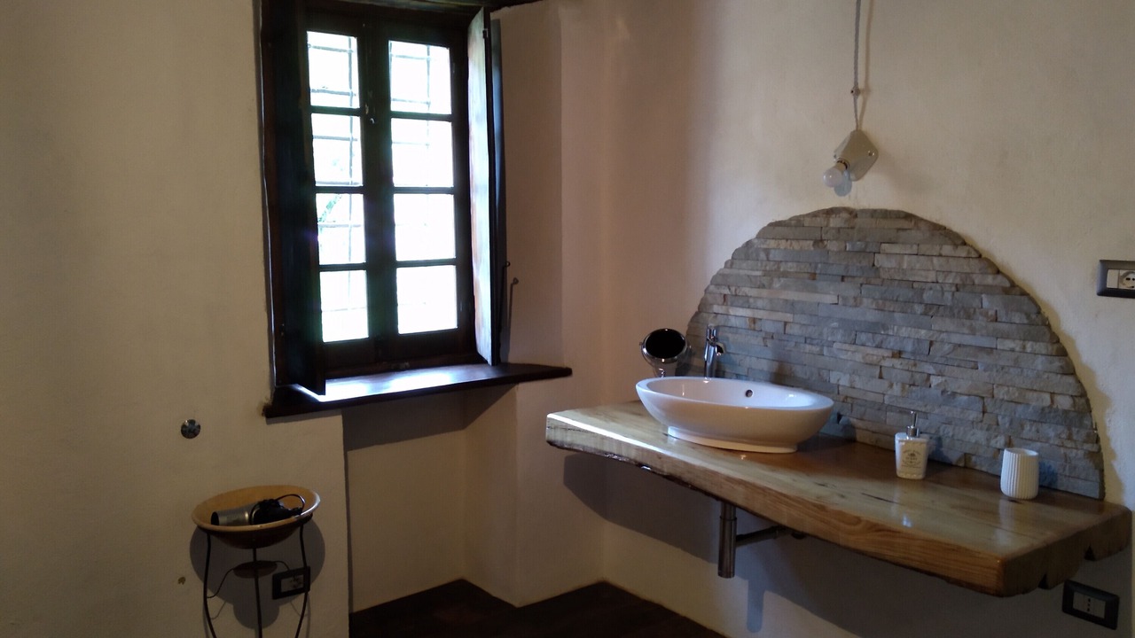 Photo of Bathroom in Osiglia