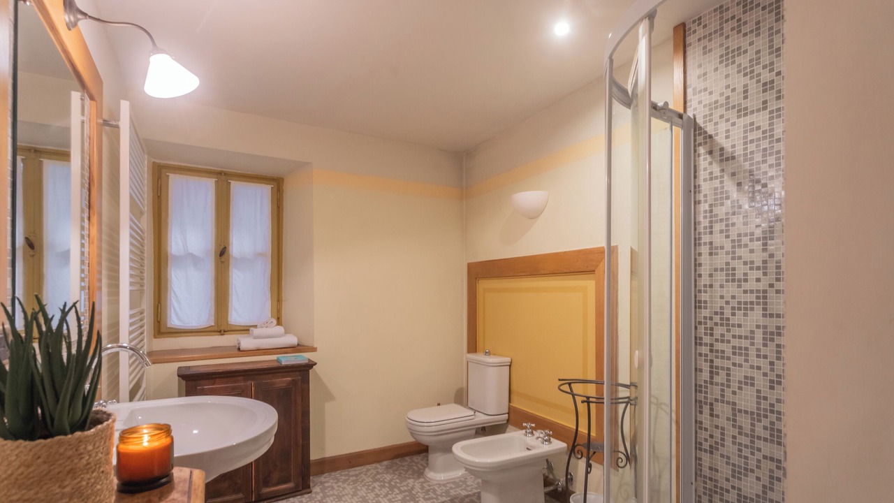 Photo of Bathroom in Faggeto Lario