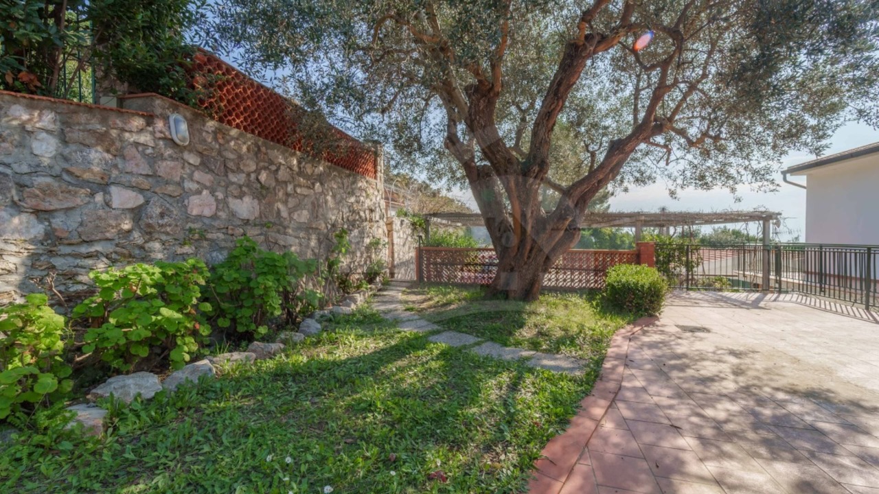 Photo of Outdoor in Morcone