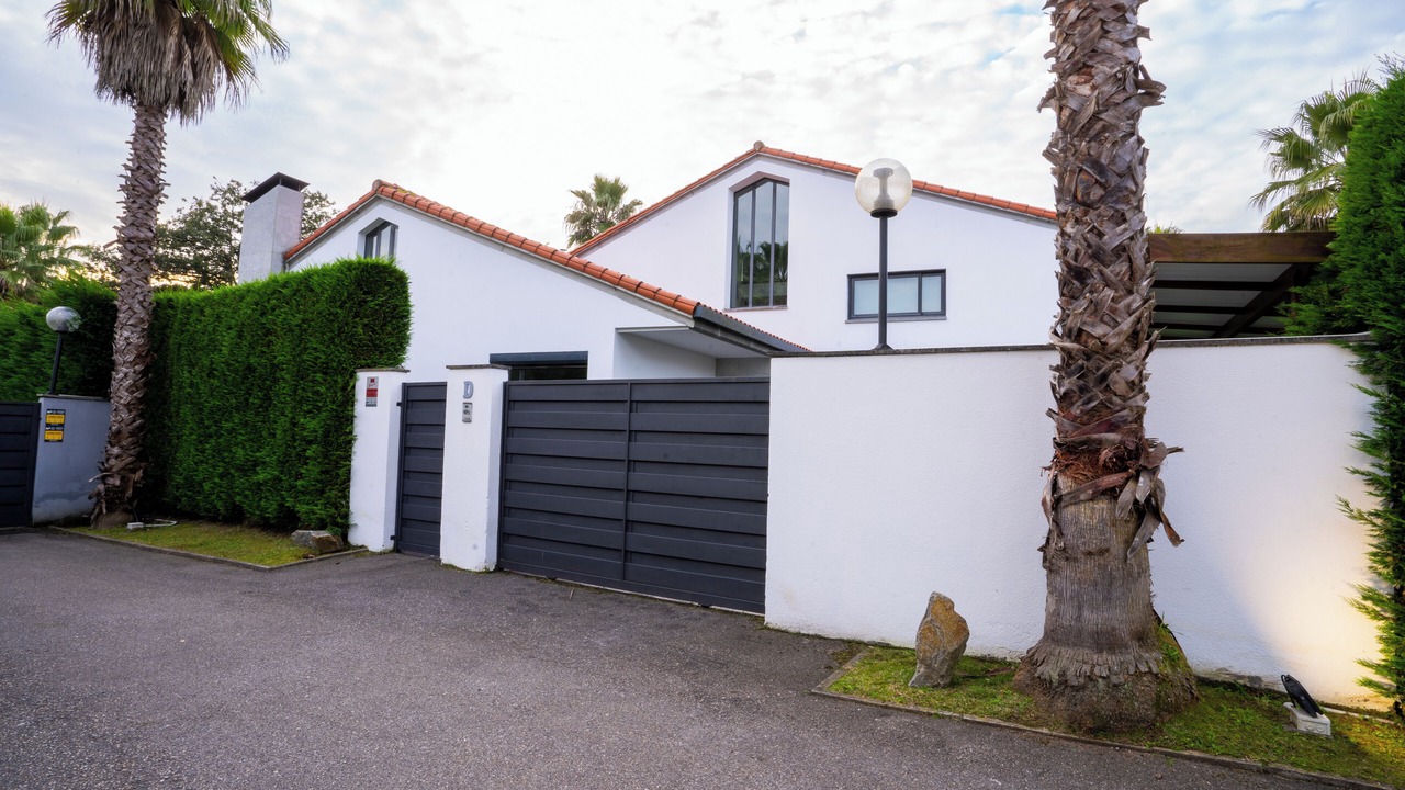 Photo of Outdoor in Arguelles