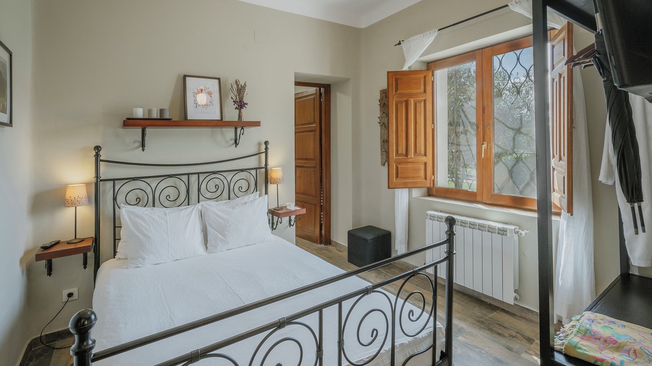 Photo of Bedroom in Mombeltran