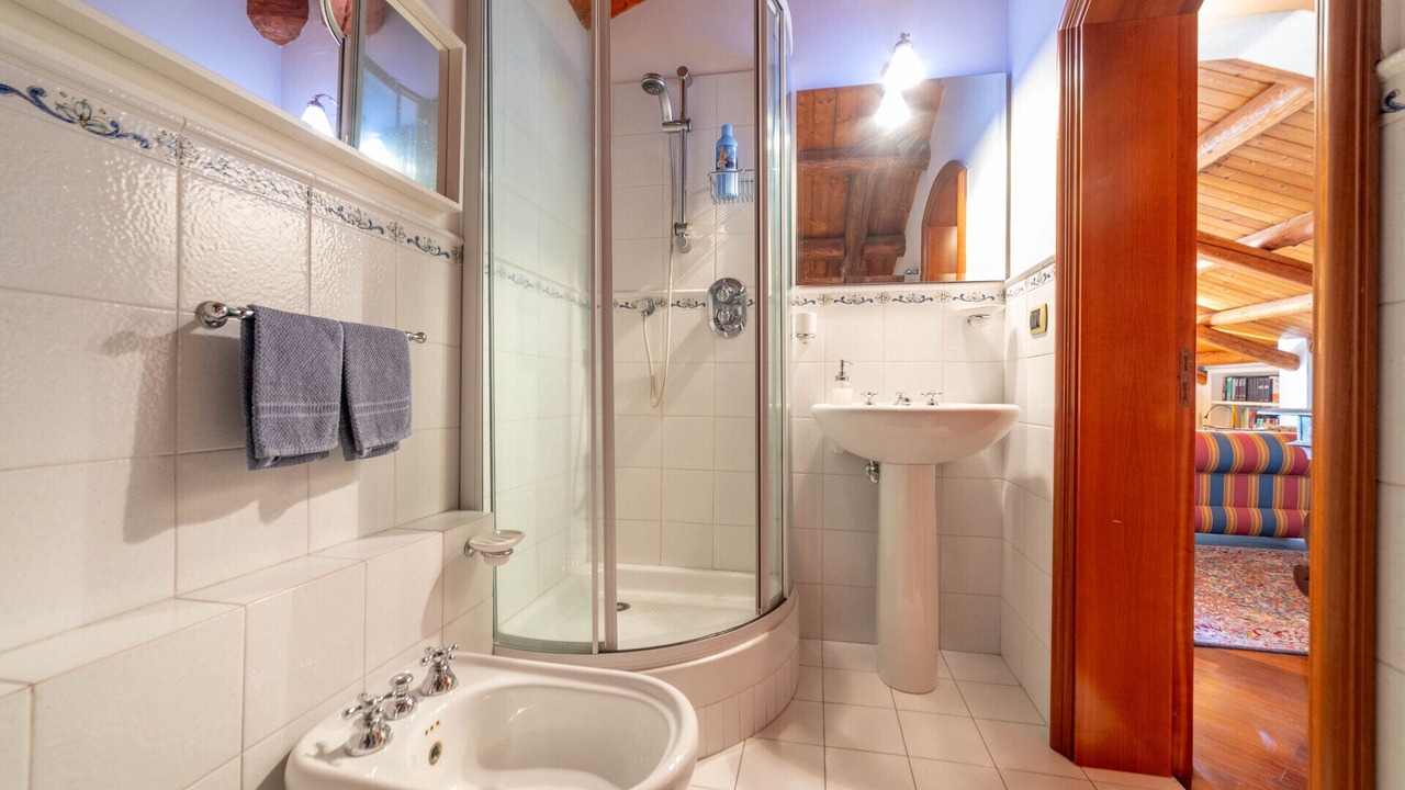 Photo of Bathroom in Ognina