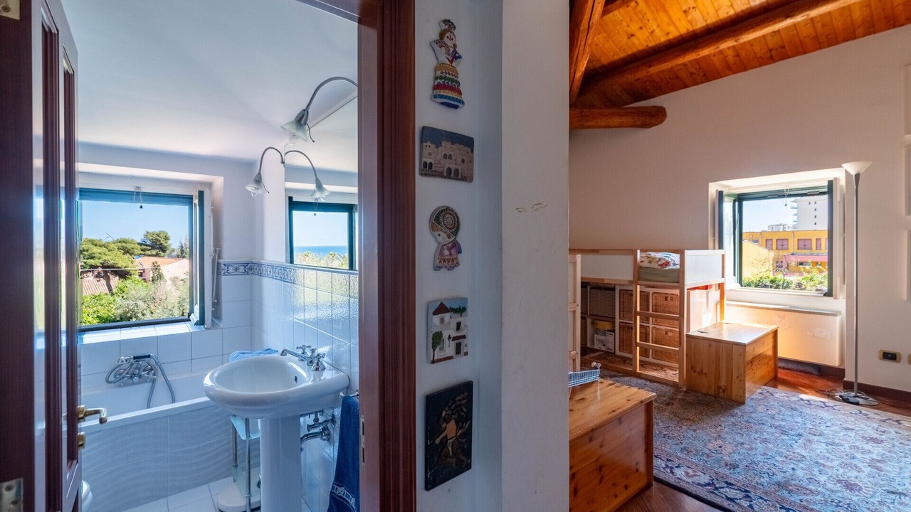 Photo of Bathroom in Ognina