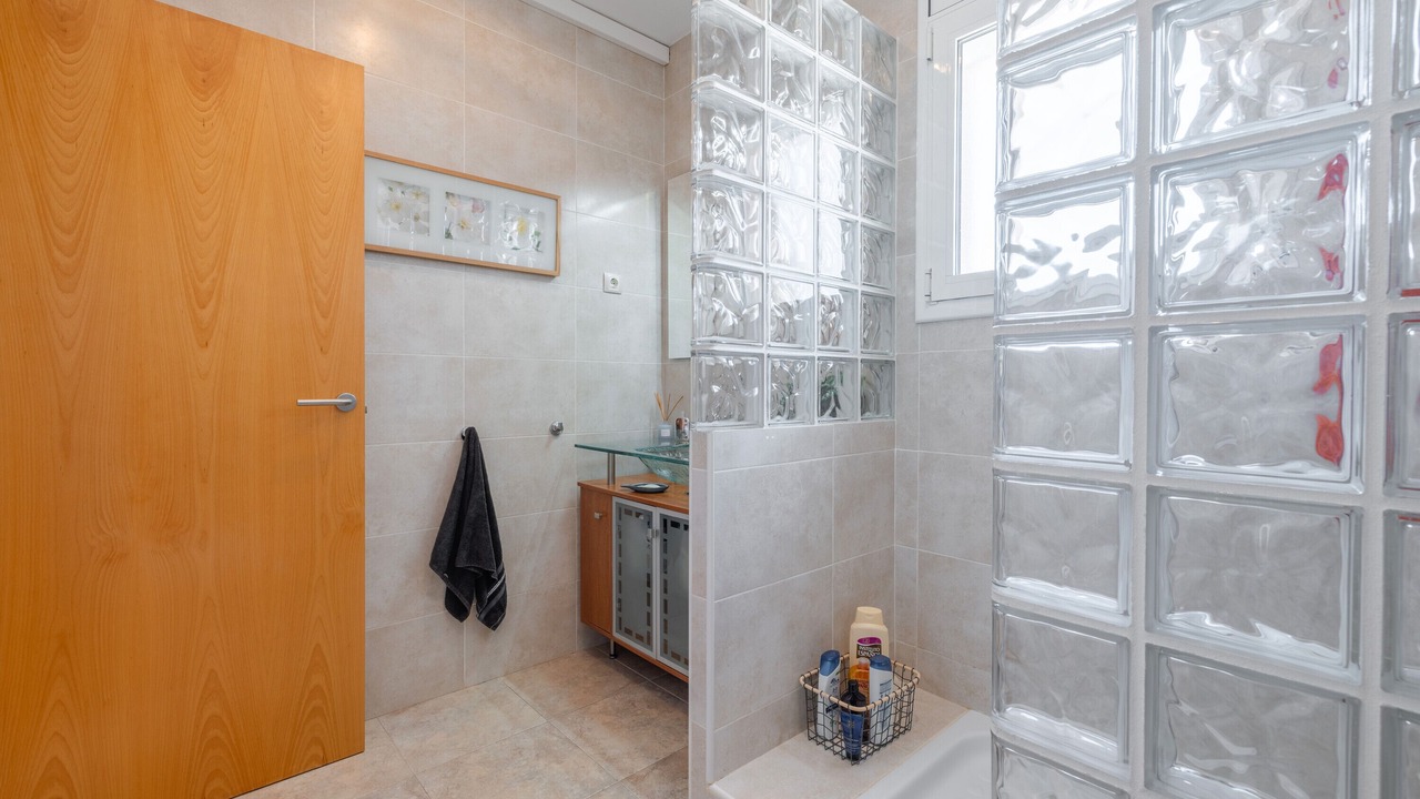 Photo of Bathroom in Cunit