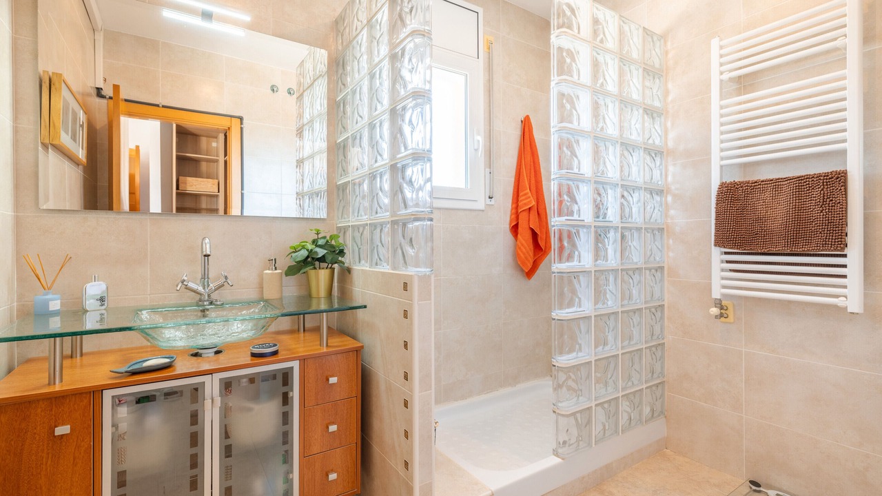 Photo of Bathroom in Cunit