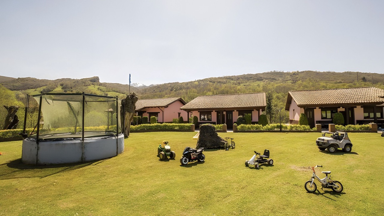 Photo of Outdoor in Avin