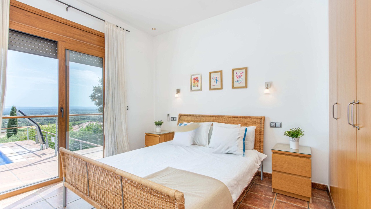 Photo of Bedroom in Palau-Saverdera