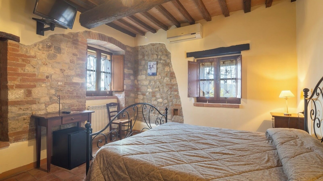 Photo of Bedroom in Todi