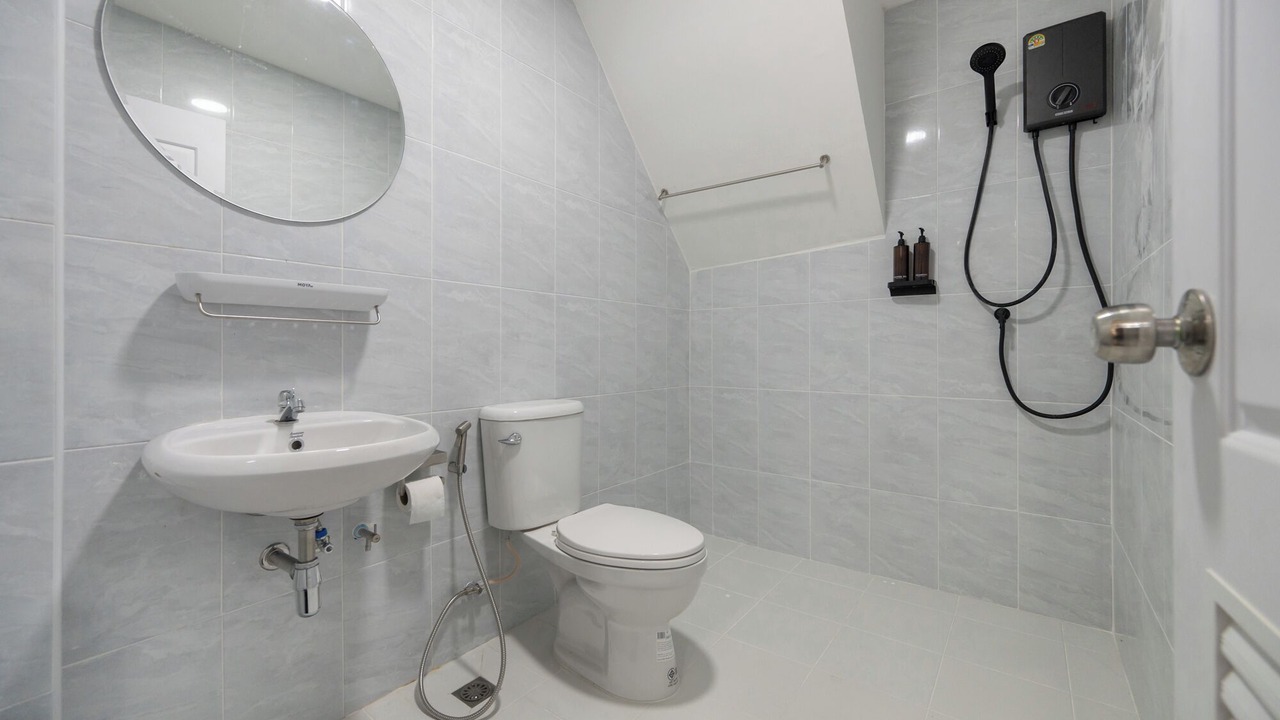 Photo of Bathroom in Pom Prap