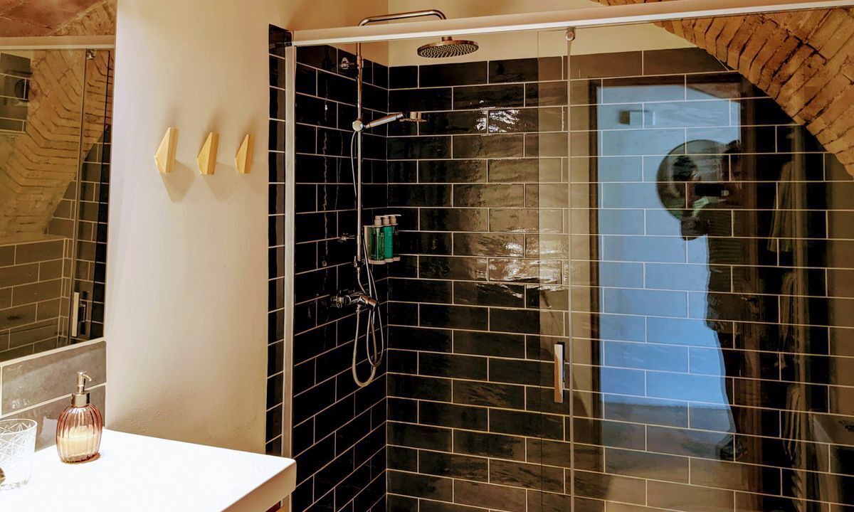 Photo of Bathroom in Quart
