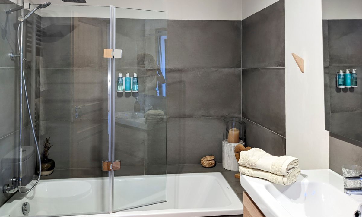 Photo of Bathroom in Quart