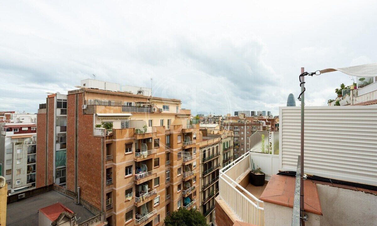 Photo of Outdoor in El Camp de l'Arpa del Clot